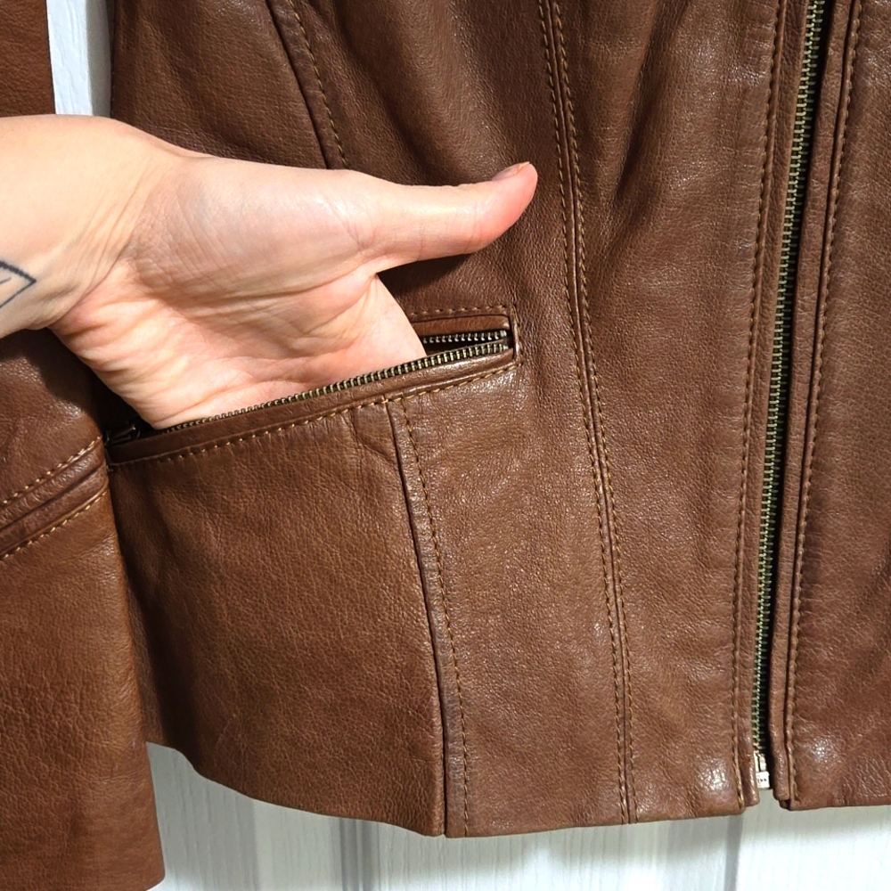 Danier womens leather jacket - Picture 5 of 12